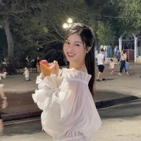 Sao Việt: Kiều Anh lên đồ thanh lịch, Phương Nhi ngọt ngào dạo phố