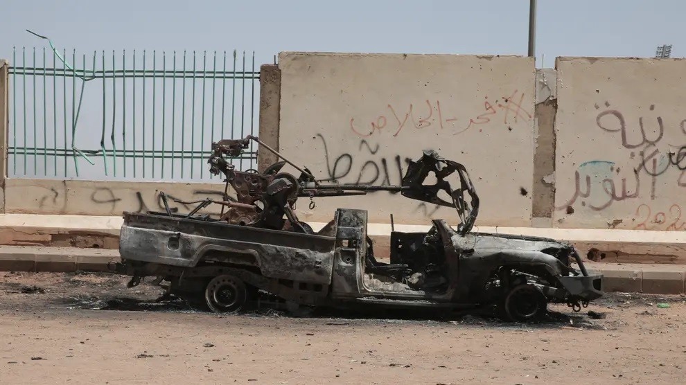 Tình hình Sudan: Thêm nước chuẩn bị sơ tán công dân, tín hiệu đình chiến xuất hiện?