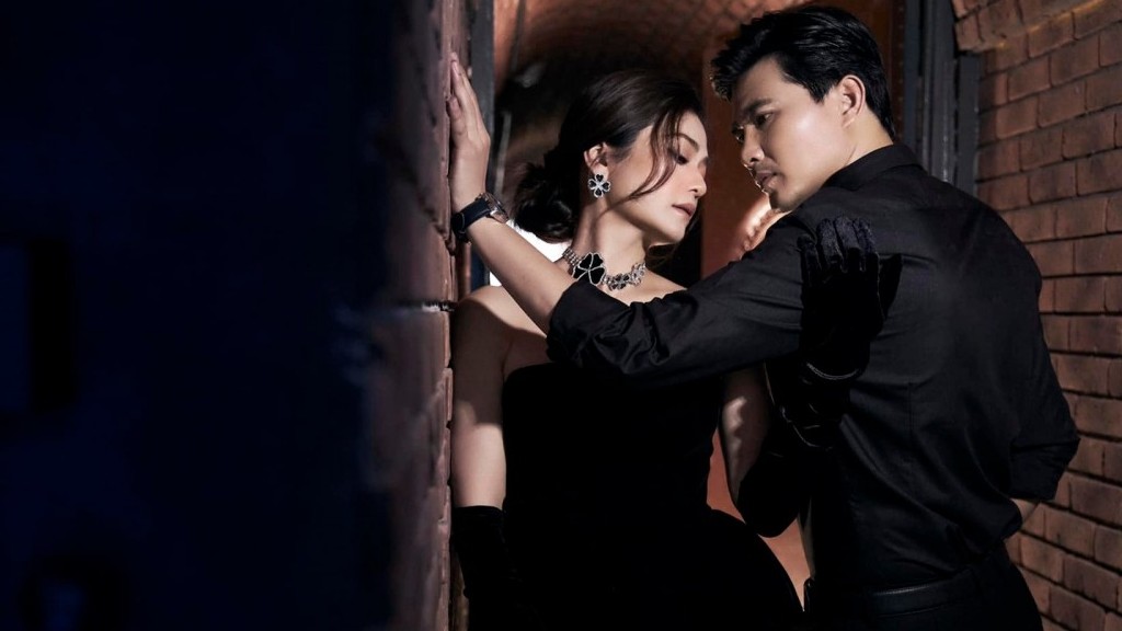 Kiều Anh tình tứ bên 'ông chồng vô tâm' Quang Sự phim Gia đình mình vui bất thình lình