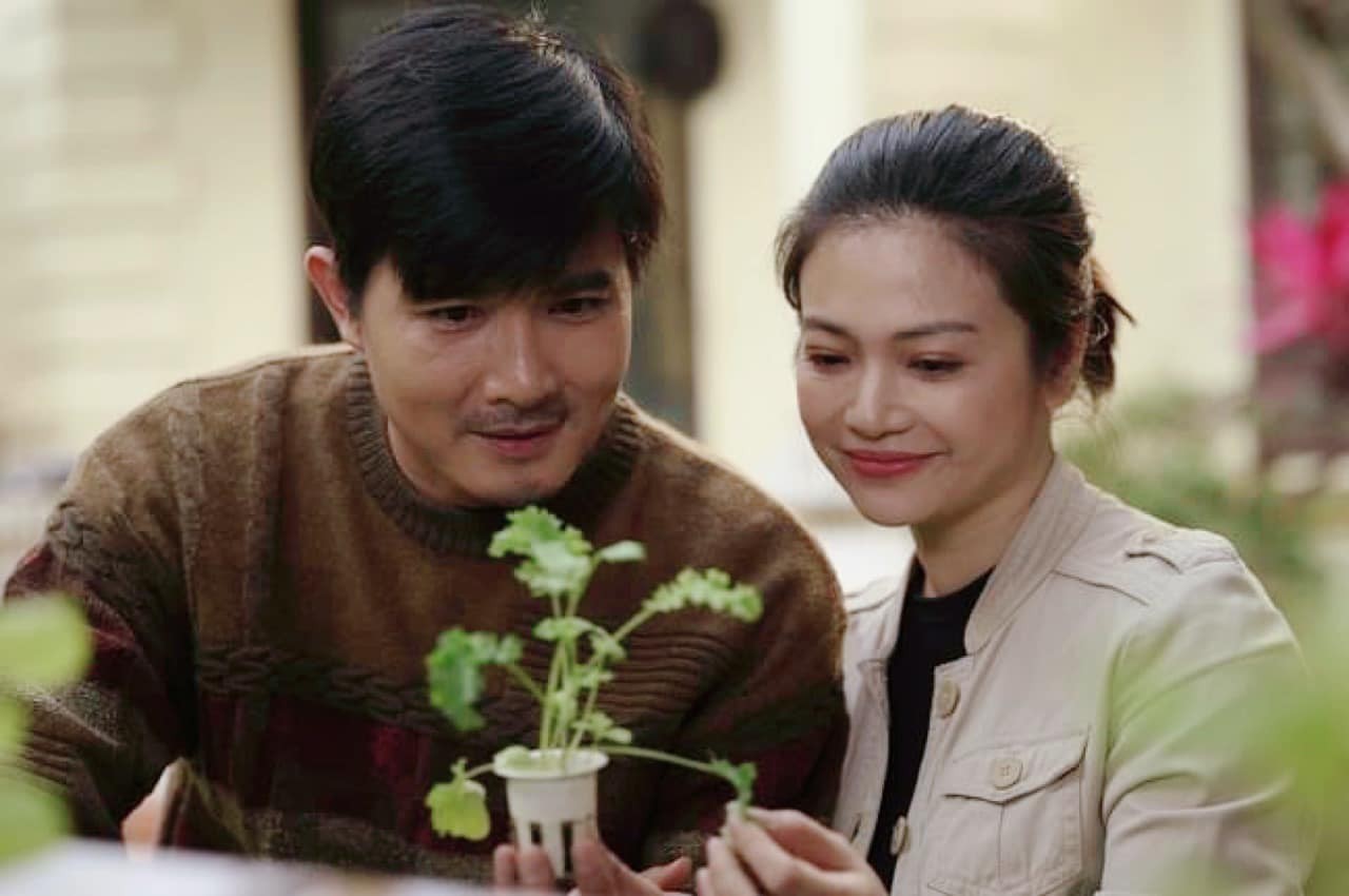 Kiều Anh đăng ảnh bên Quang Sự