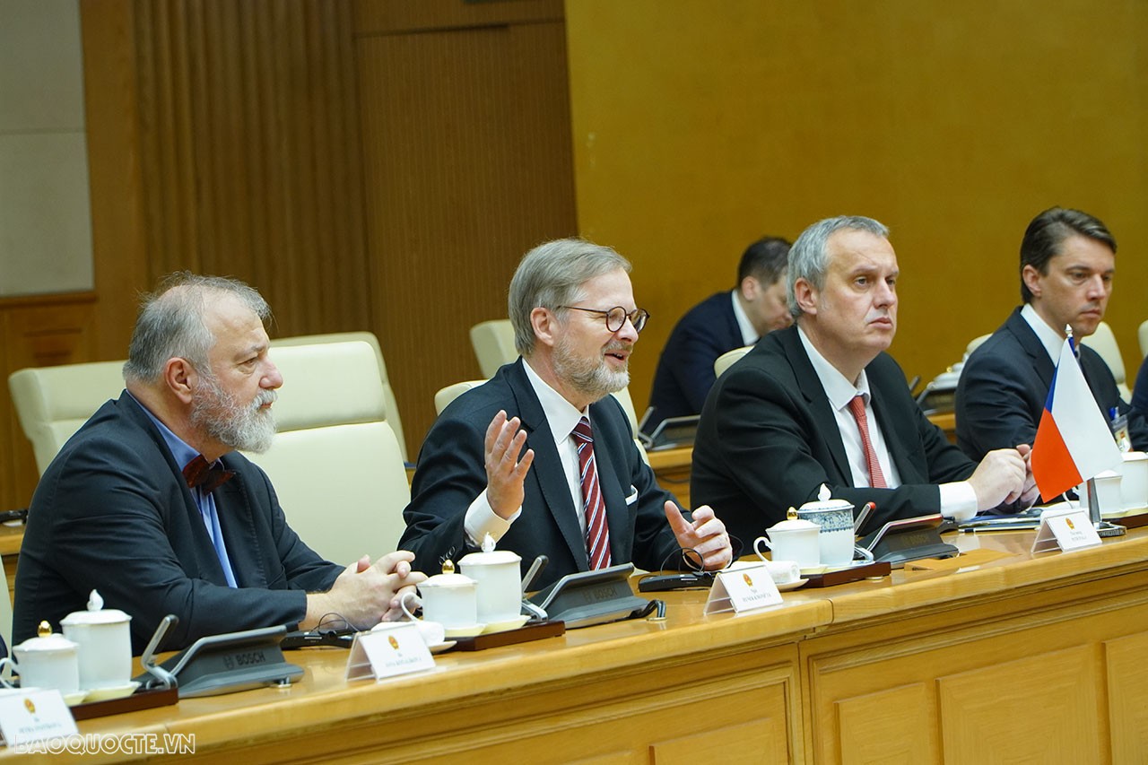 Công nghiệp ô tô, công nghiệp mỏ, hợp tác nghiên cứu khảo sát vấn đề môi trường, xử lý nước thải, công nghiệp hóa dầu… là những lĩnh vực Việt Nam rất quan tâm và Czech có thế mạnh.  Bên cạnh đó, Việt Nam còn là một đất nước hòa bình, chính trị - xã hội lu