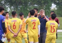 HLV Philippe Troussier loại tới gần 1/3 quân số U22 Việt Nam trước khi sang Campuchia