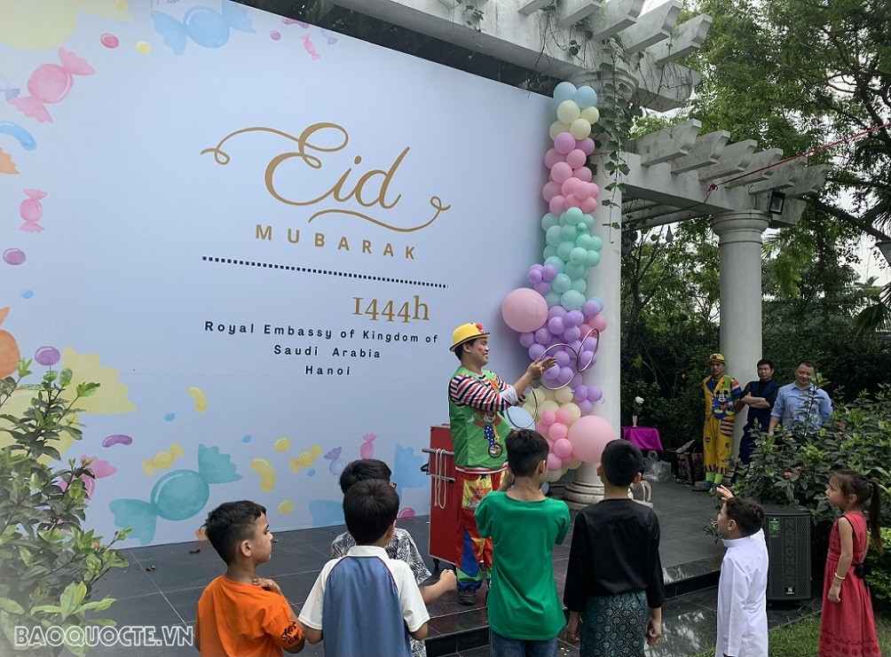 Đón mừng lễ Eid al-Fitr tràn ngập niềm vui tại Hà Nộii Đón mừng lễ Eid al-Fitr tràn ngập niềm vui tại Hà Nộii