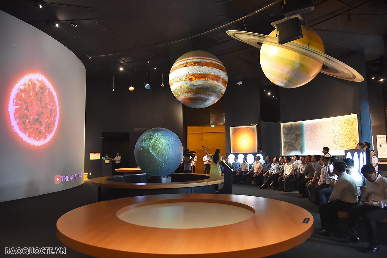 Bộ trưởng Ngoại giao Bùi Thanh Sơn dâng hương tại Bảo tàng Quang Trung, thăm làm việc tại VSIP Bình Định và 2 trung tâm khoa học