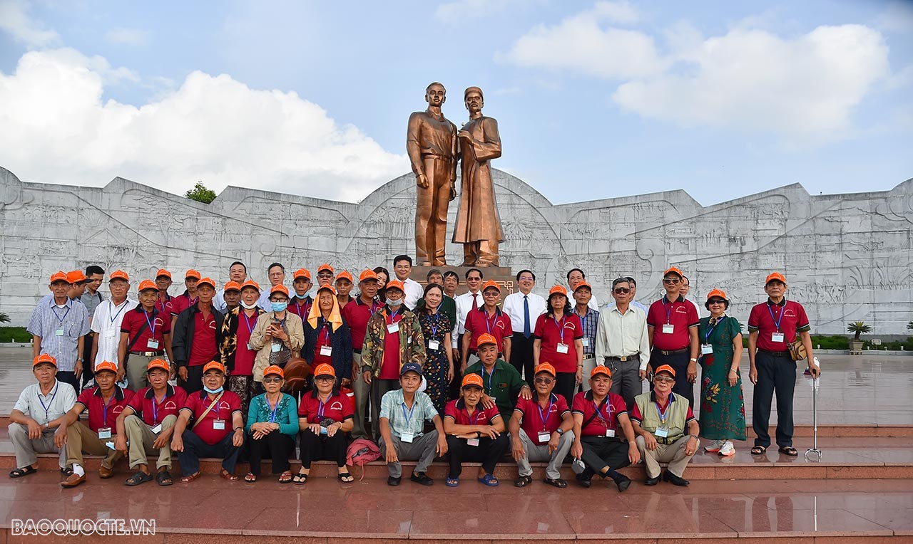 Bộ trưởng Ngoại giao Bùi Thanh Sơn thăm và làm việc tại Sở Ngoại vụ tỉnh Bình Định Bộ trưởng Ngoại giao Bùi Thanh Sơn thăm và làm việc tại Sở Ngoại vụ tỉnh Bình Định