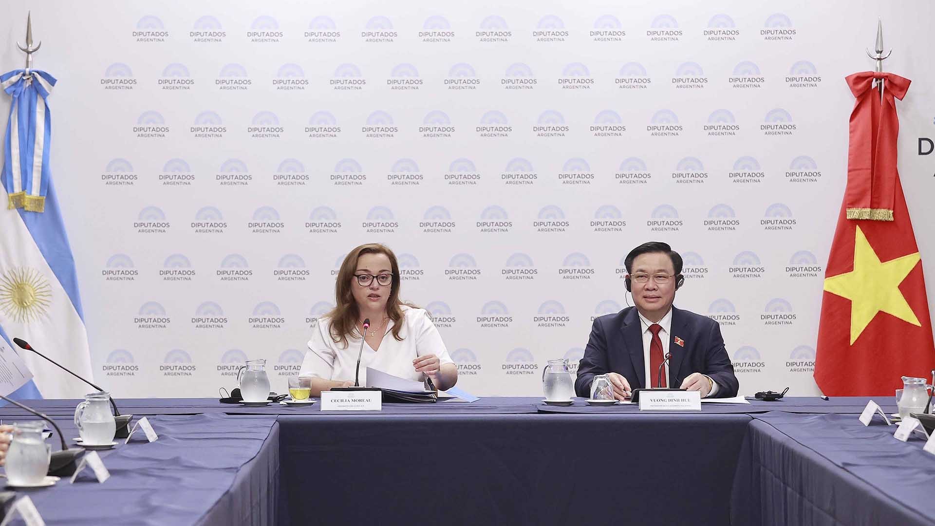 Chủ tịch Quốc hội Vương Đình Huệ hội đàm với Chủ tịch Hạ viện Cộng hòa Argentina