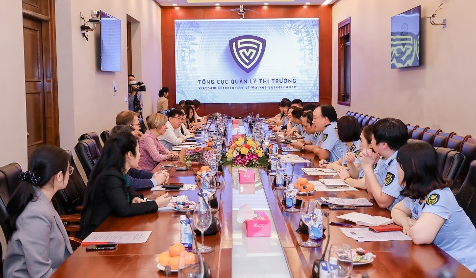 Hợp tác phòng chống hàng giả và vi phạm sở hữu trí tuệ Hợp tác phòng chống hàng giả và vi phạm sở hữu trí tuệ