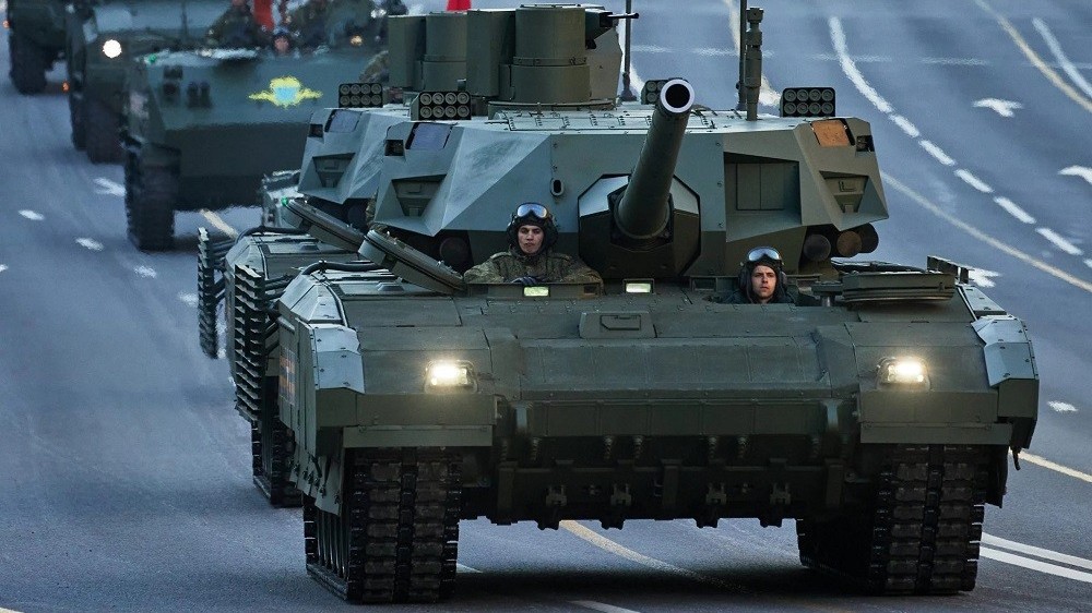 Tình hình Ukraine: Nga lần đầu đưa xe tăng T-14 Armata mới nhất vào cuộc, Đức bàn giao 10 Leopard cho Kiev