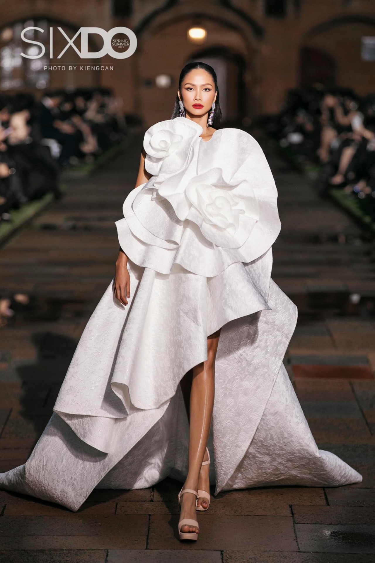 Hoa hậu H’Hen Niê