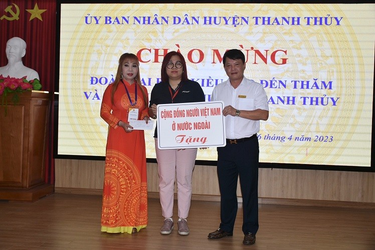 Kiều bào về thăm địa phương trọng điểm về phát triển du lịch của tỉnh Phú Thọ