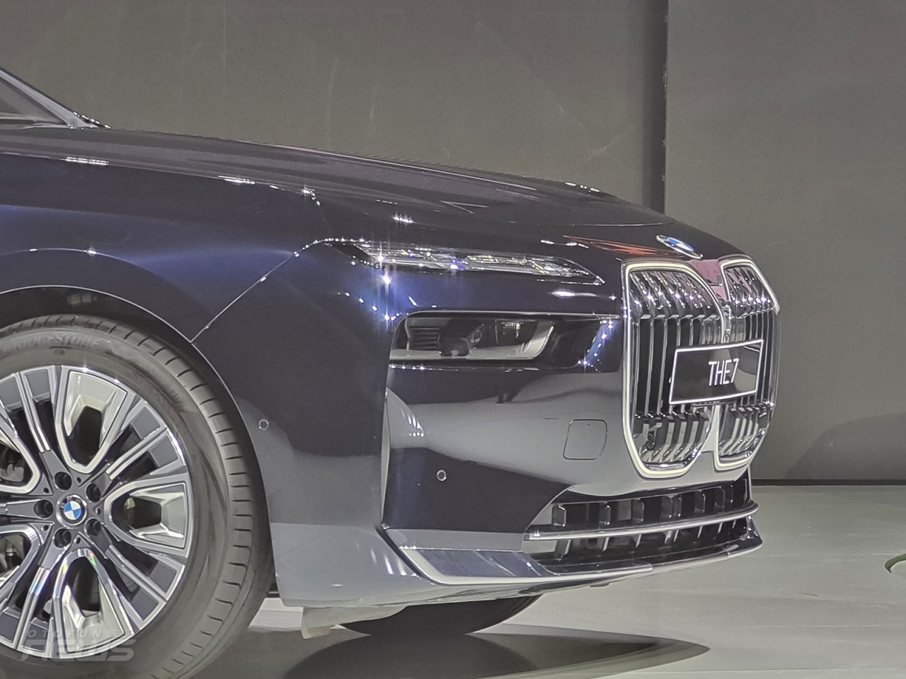 BMW 7-Series 2023 ra mắt tại Việt Nam là thế hệ mới, với hai phiên bản. BMW 7-Series 2023 ra mắt tại Việt Nam là thế hệ mới, với hai phiên bản.