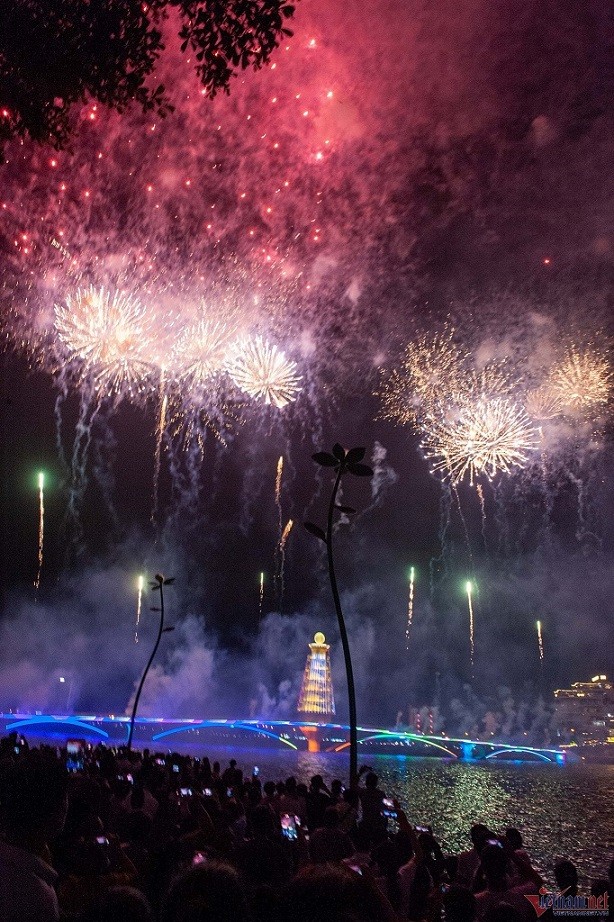 Phú Thọ: Màn pháo hoa rực rỡ đón chào ngày Giỗ Tổ Hùng Vương