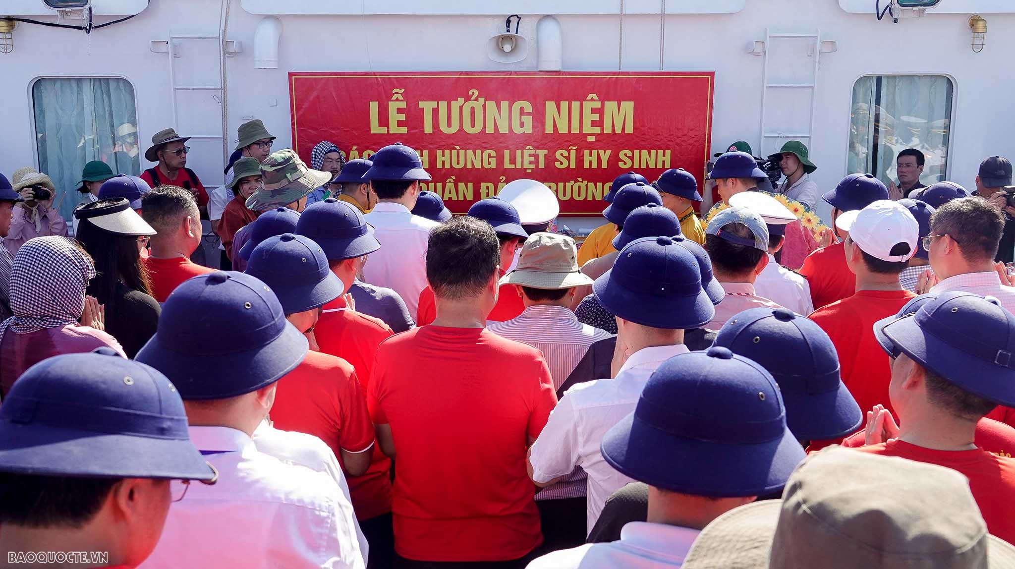 Xúc động Lễ tưởng các anh hùng liệt sĩ hy sinh tại quần đảo Trường Sa