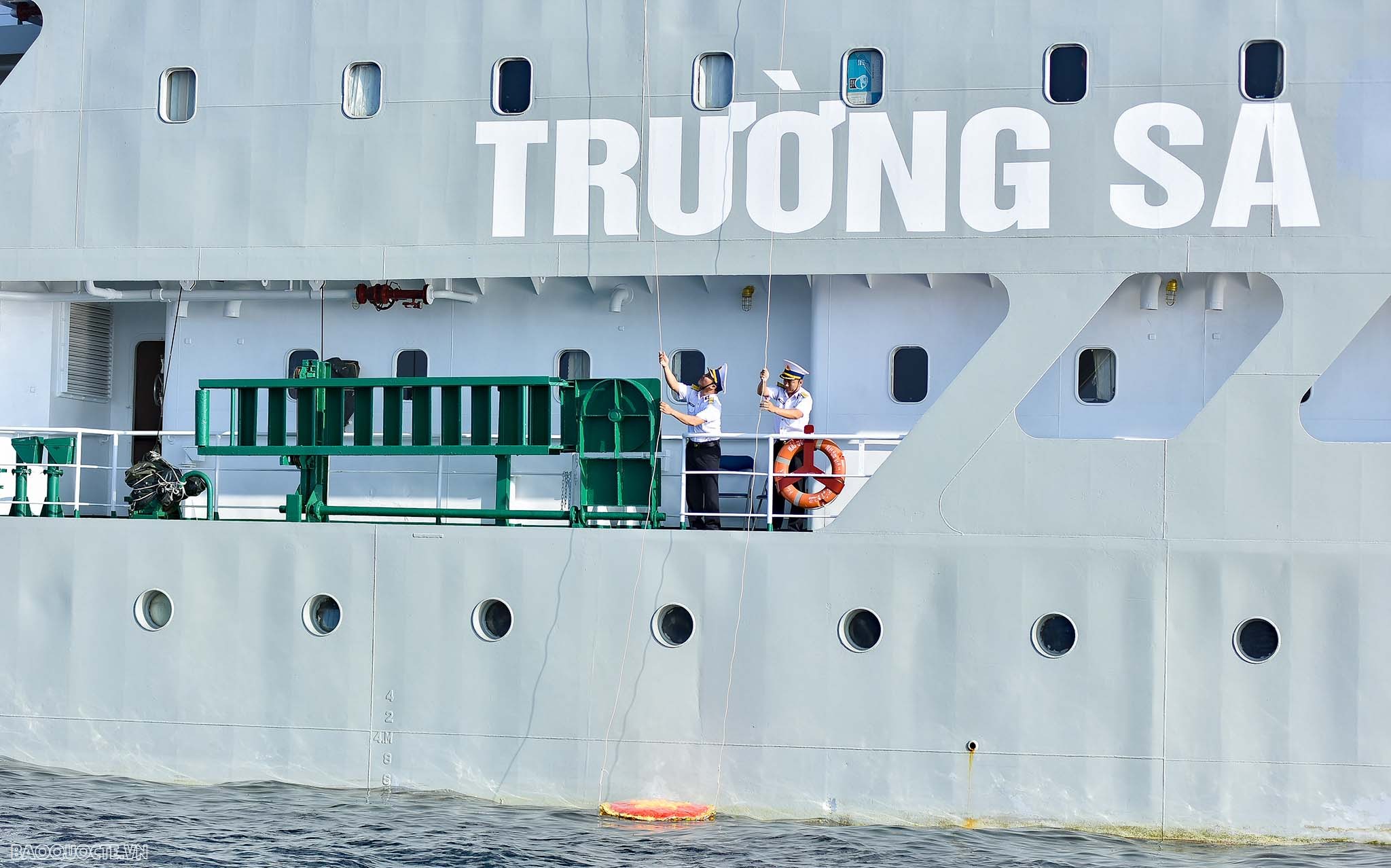 Xúc động Lễ tưởng các anh hùng liệt sĩ hy sinh tại quần đảo Trường Sa