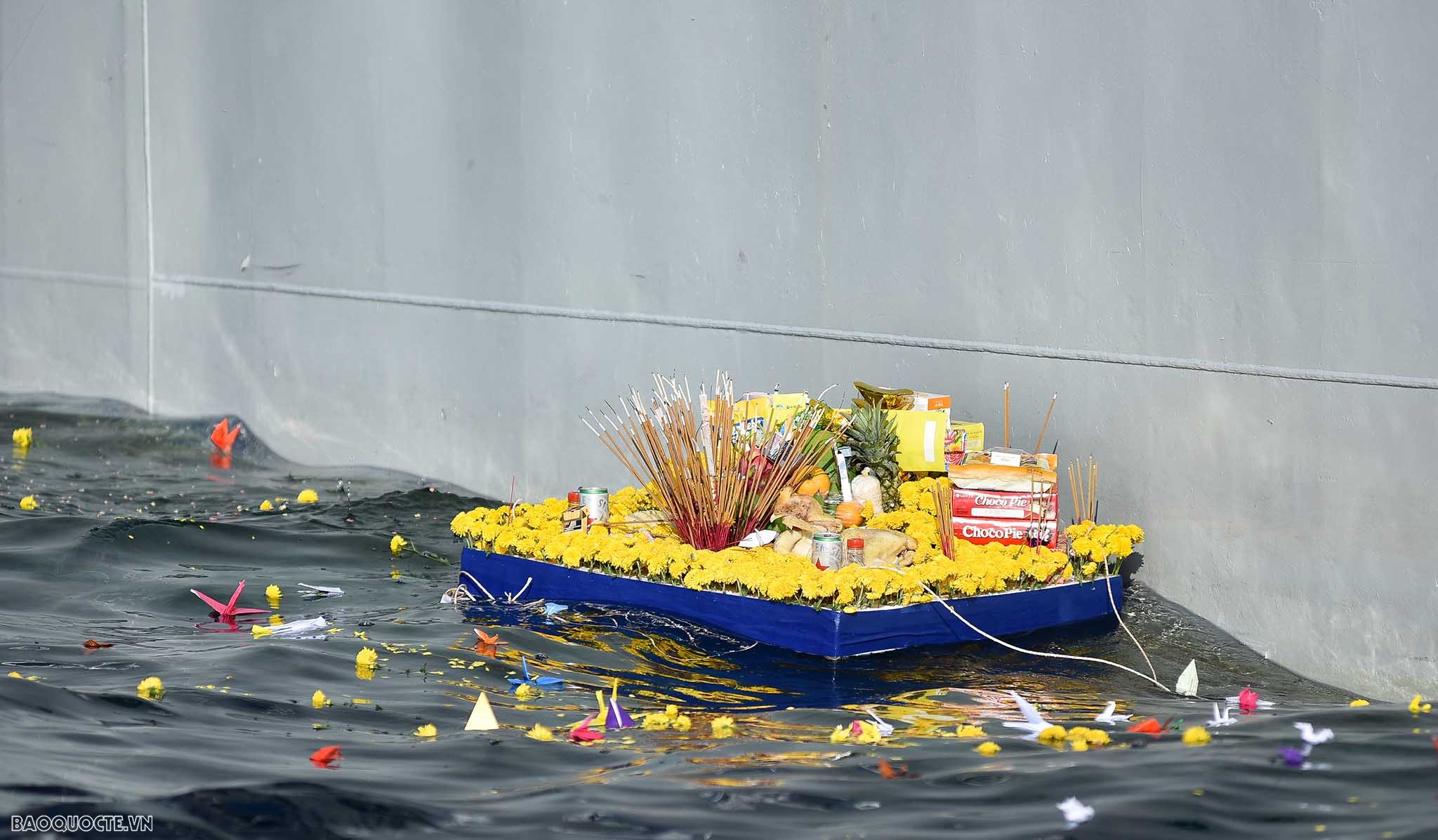 Xúc động Lễ tưởng các anh hùng liệt sĩ hy sinh tại quần đảo Trường Sa