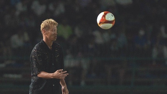 SEA Games 32: HLV Keisuke Honda ca ngợi chiến thắng của U22 Campuchia