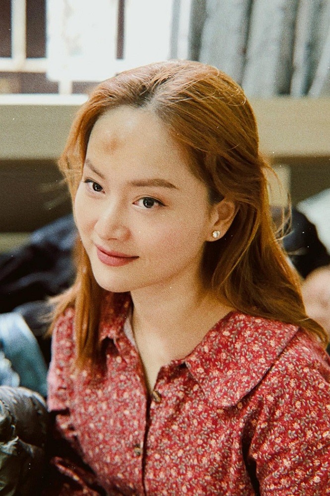 Gia đình mình vui bất thình lình: Diễn viên Lan Phương đăng ảnh và kể chuyện hậu trường đóng phim cùng Khả Ngân