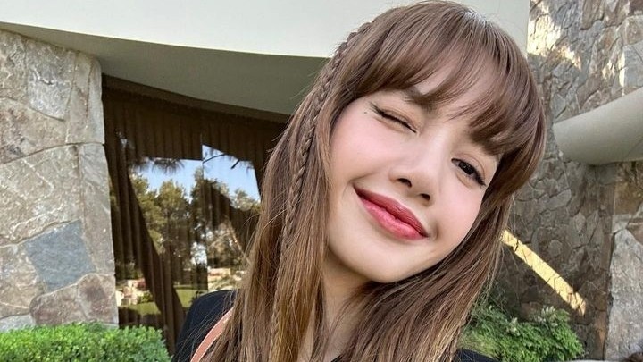 Thần thái đỉnh cao và vóc dáng quyến rũ của 'em út' Lisa BlackPink