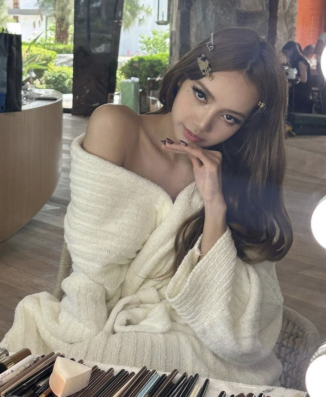 Lisa BlackPink khoe ảnh gợi cảm