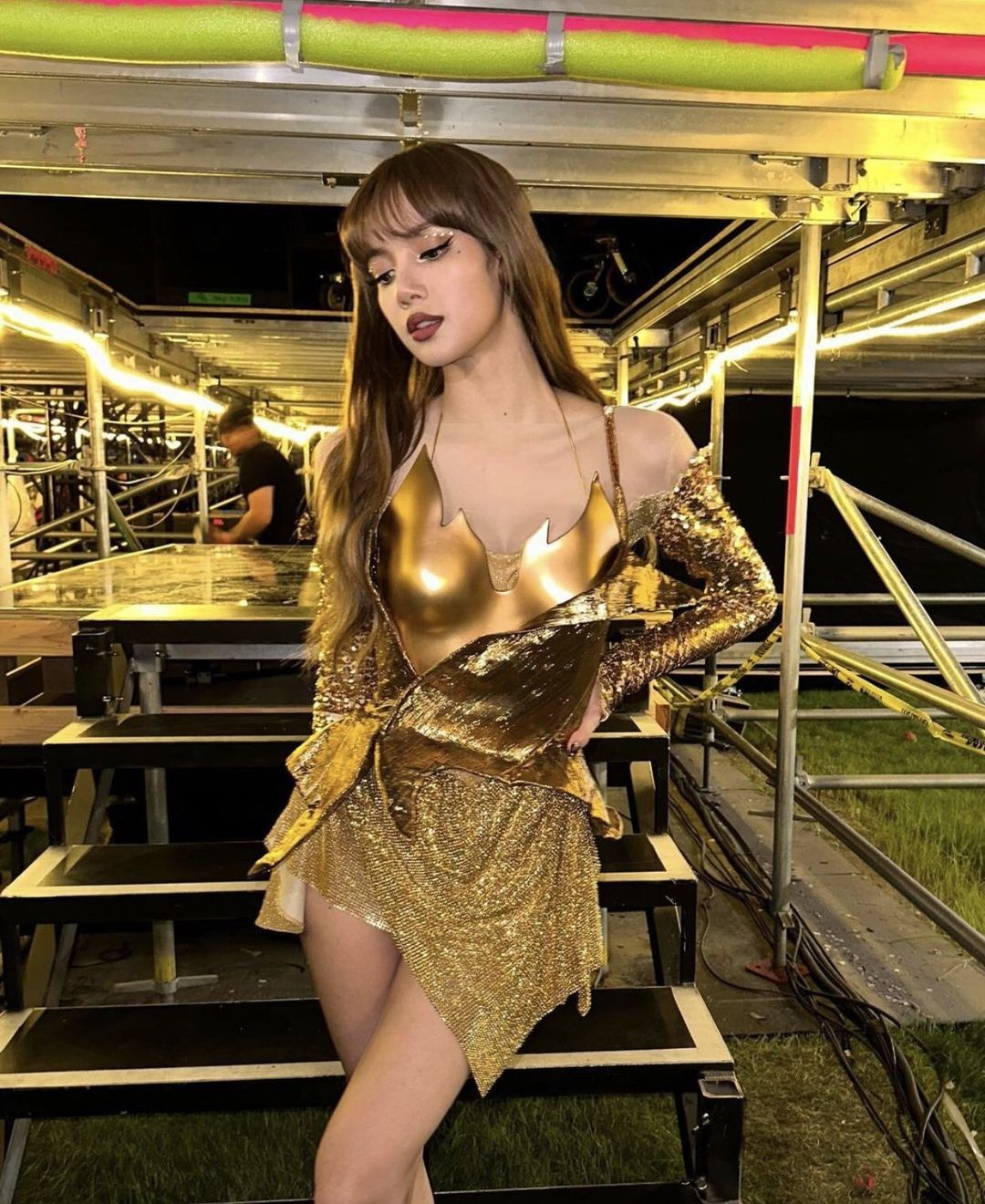 Lisa BlackPink khoe ảnh gợi cảm