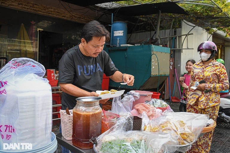Người Việt ở Campuchia sẵn sàng 'tiếp lửa' cho đoàn thể thao quê nhà Người Việt ở Campuchia sẵn sàng 'tiếp lửa' cho đoàn thể thao quê nhà