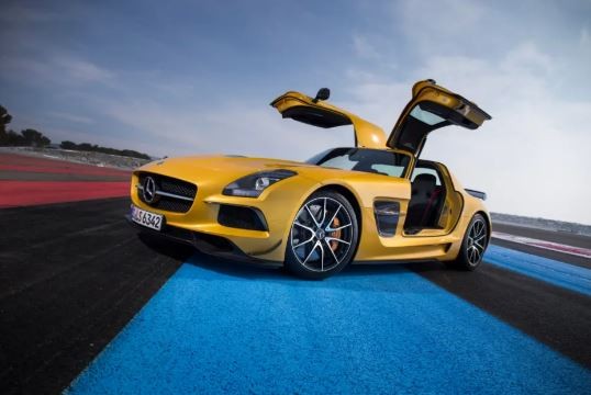 Mục sở thị dàn ‘xế khủng’ của Lionel Messi