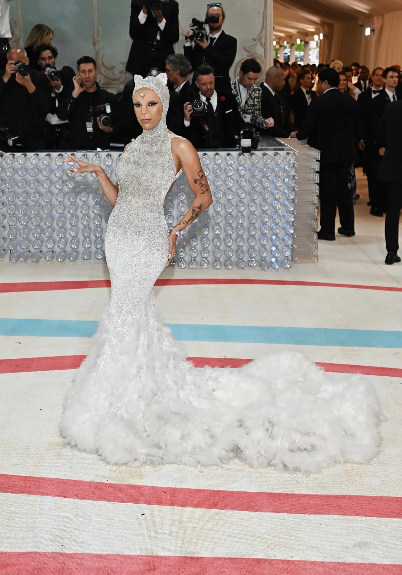 Thảm đỏ Met Gala 2023: Tôn vinh nhà thiết kế tài ba Karl Lagerfeld
