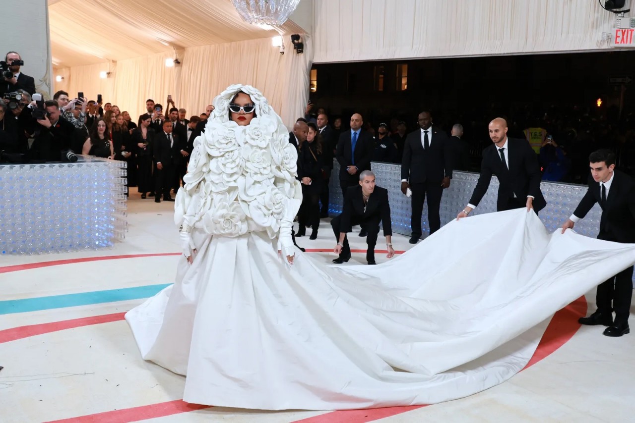 Thảm đỏ Met Gala 2023: Tôn vinh nhà thiết kế tài ba Karl Lagerfeld
