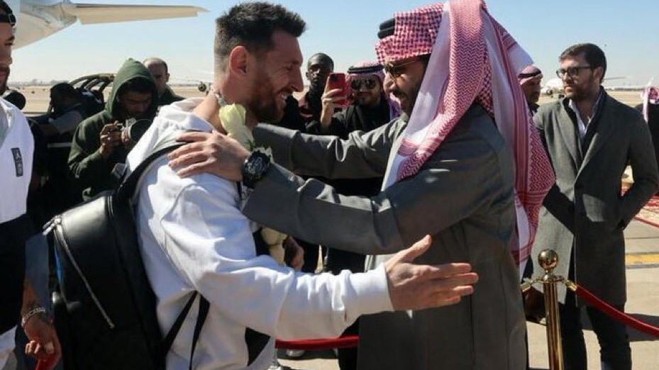 Messi có động thái gây tranh cãi, nội bộ PSG rối loạn nghiêm trọng