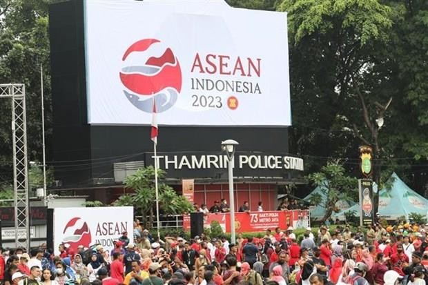 Áp phích cổ động Năm Chủ tịch ASEAN Indonesia 2023. (Nguồn: TTXVN) Áp phích cổ động Năm Chủ tịch ASEAN Indonesia 2023. (Nguồn: TTXVN)