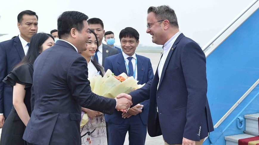 Thủ tướng Luxembourg tới Hà Nội, bắt đầu thăm chính thức Việt Nam