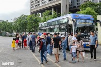 Ngày cuối kỳ nghỉ lễ 30/4-1/5, người dân tấp nập trở về Hà Nội