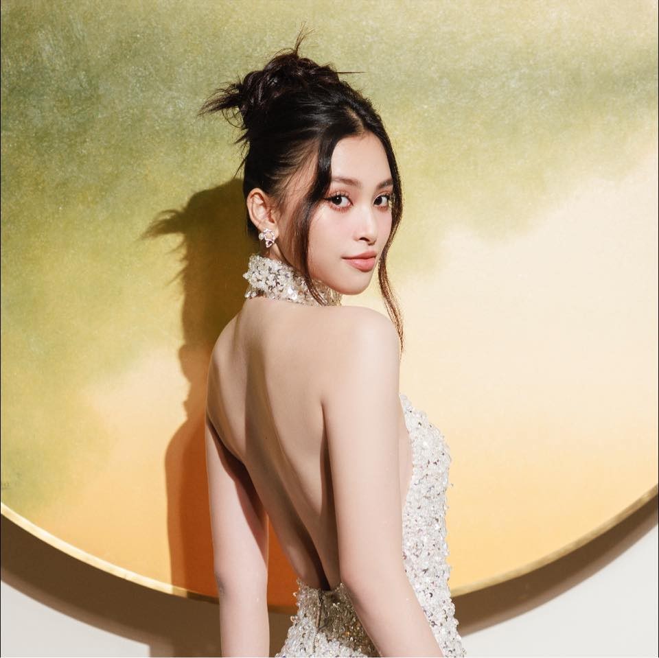 Hoa hậu Tiểu Vy lên tiếng khi bị đôn yêu...