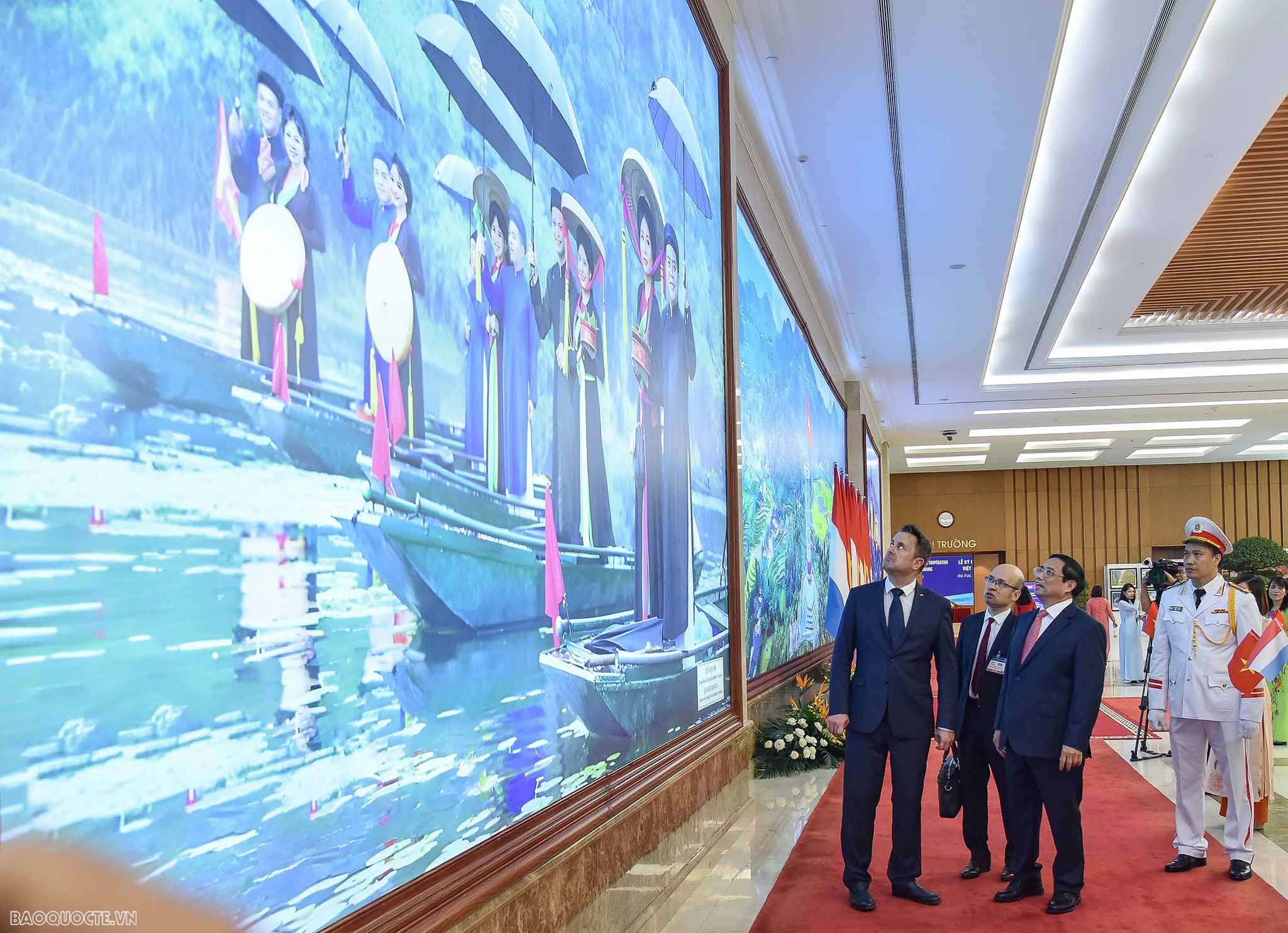 Lễ đón chính thức Thủ tướng Luxembourg Xavier Bettel tại Phủ Chủ tịch