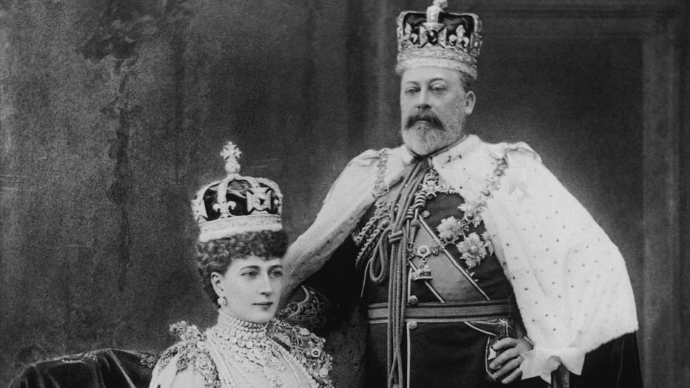 Những bức ảnh 'hiếm có, khó tìm' ghi lại lễ đăng quang của các quốc vương Anh