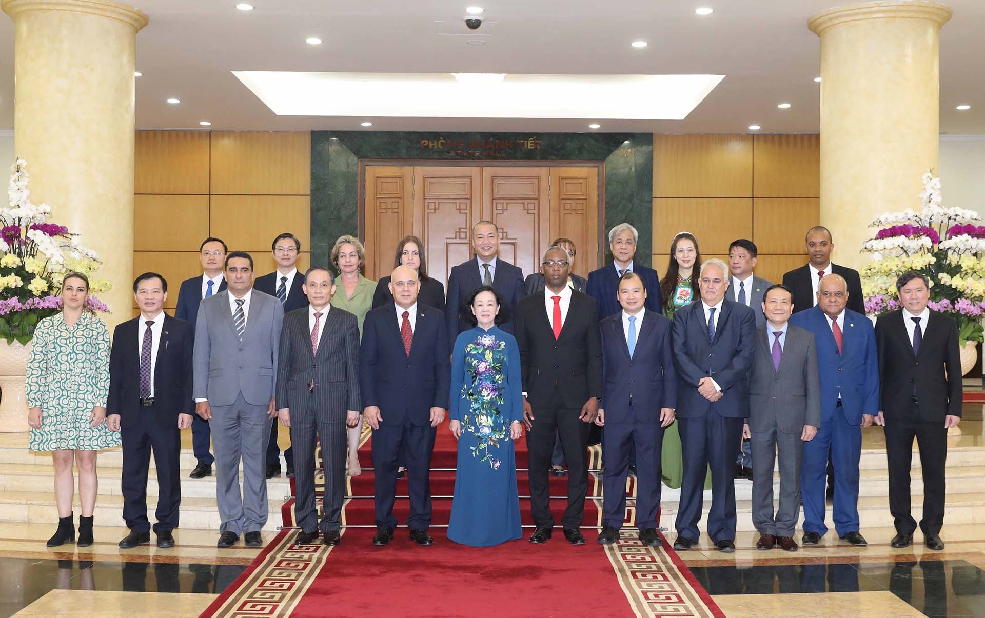 Đoàn đại biểu Đảng Cộng sản Việt Nam và Đảng Cộng sản Cuba tham dự hội đàm. (Nguồn: TTXVN)