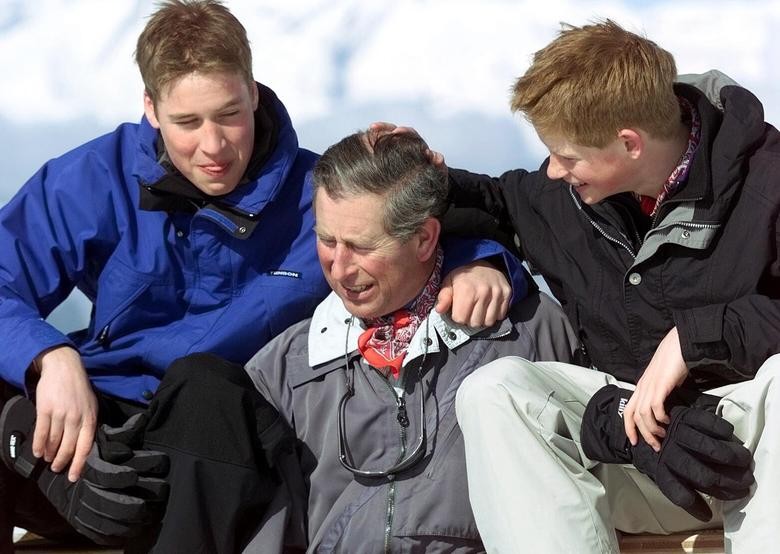 Cuộc đời của Vua Charles III: Từ hoàng tử bé đến ngai vàng