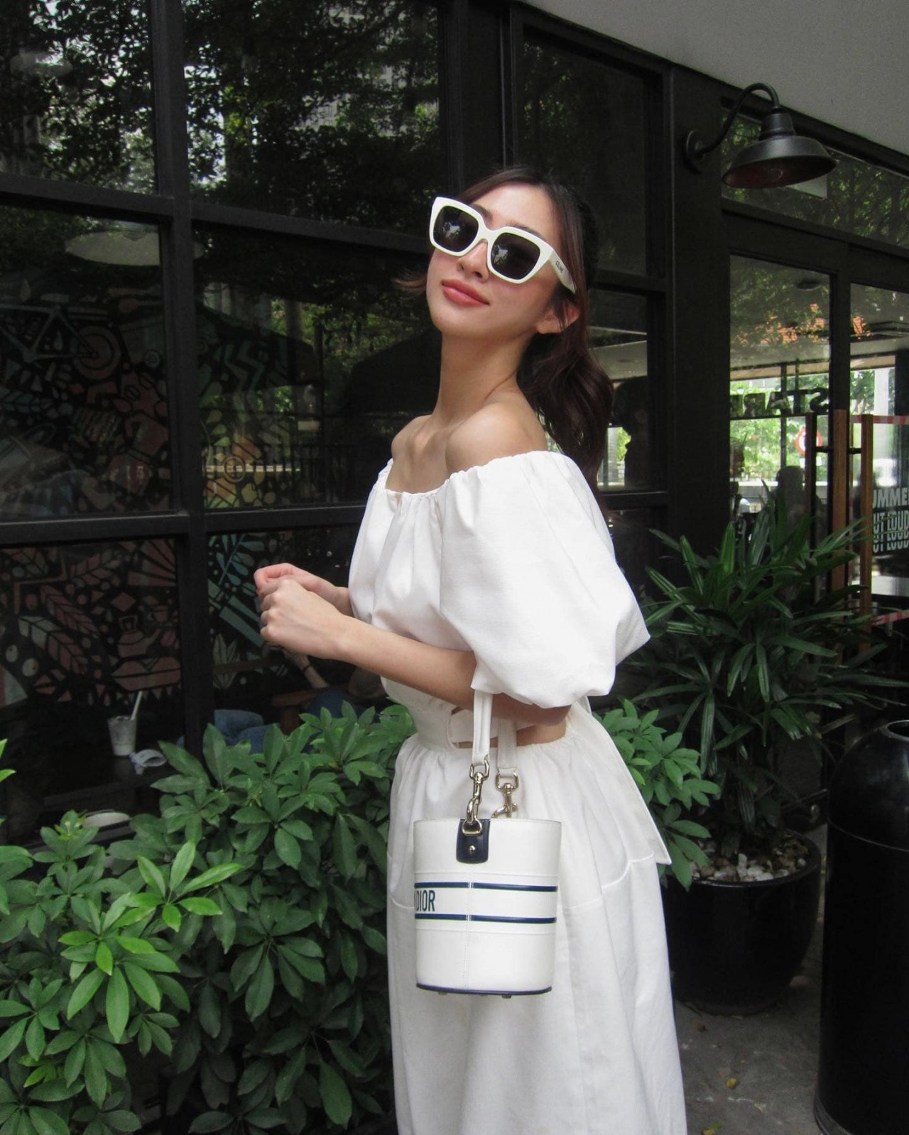 Thời trang đời thường năng động của Lương Thùy Linh