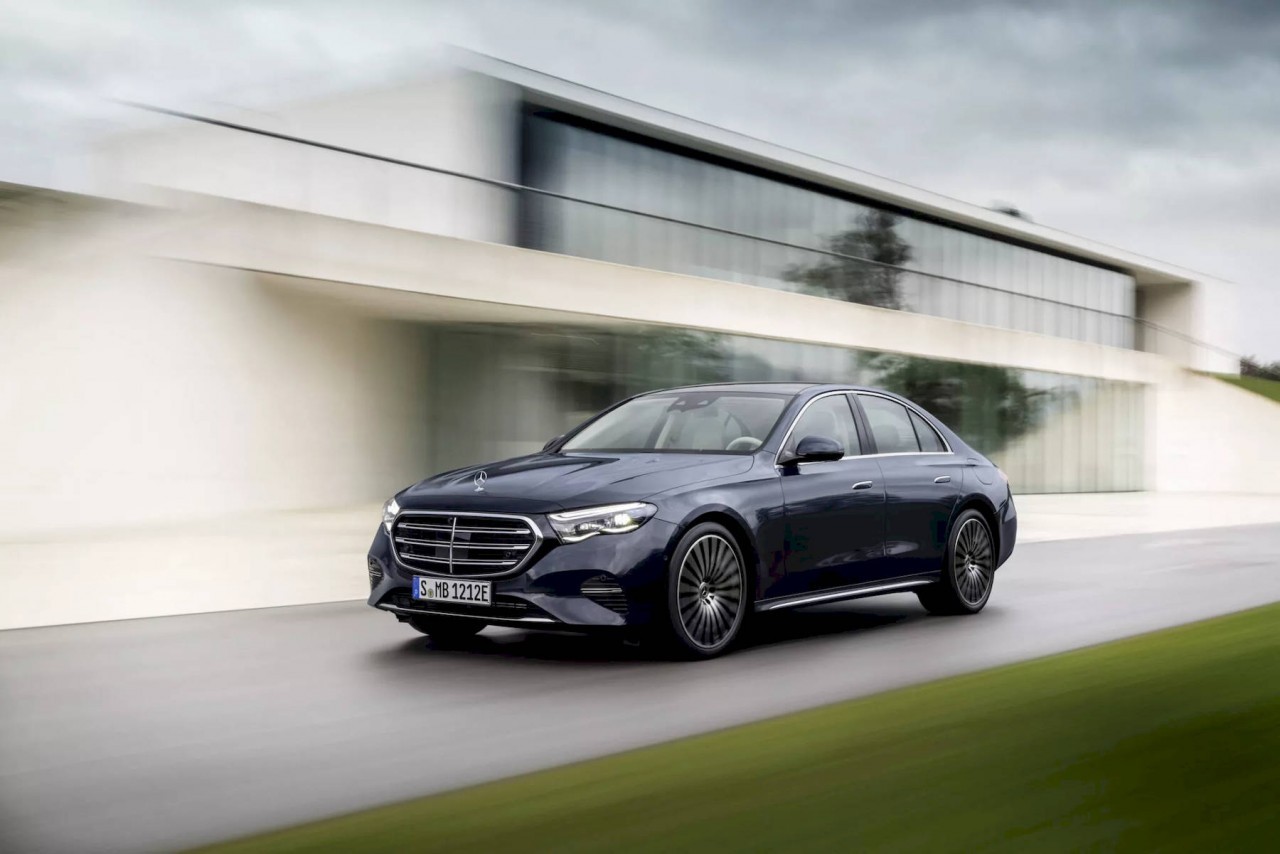 Cận cảnh chi tiết xe điện Mercedes-Benz E-Class 2024 Cận cảnh chi tiết xe điện Mercedes-Benz E-Class 2024