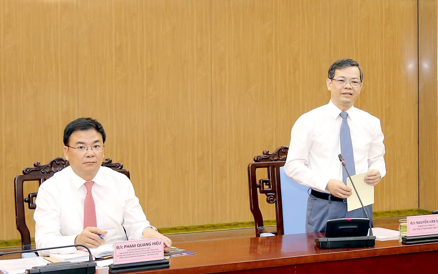 Đoàn Trưởng cơ quan đại diện Việt Nam ở nước ngoài làm việc tại tỉnh Tuyên Quang