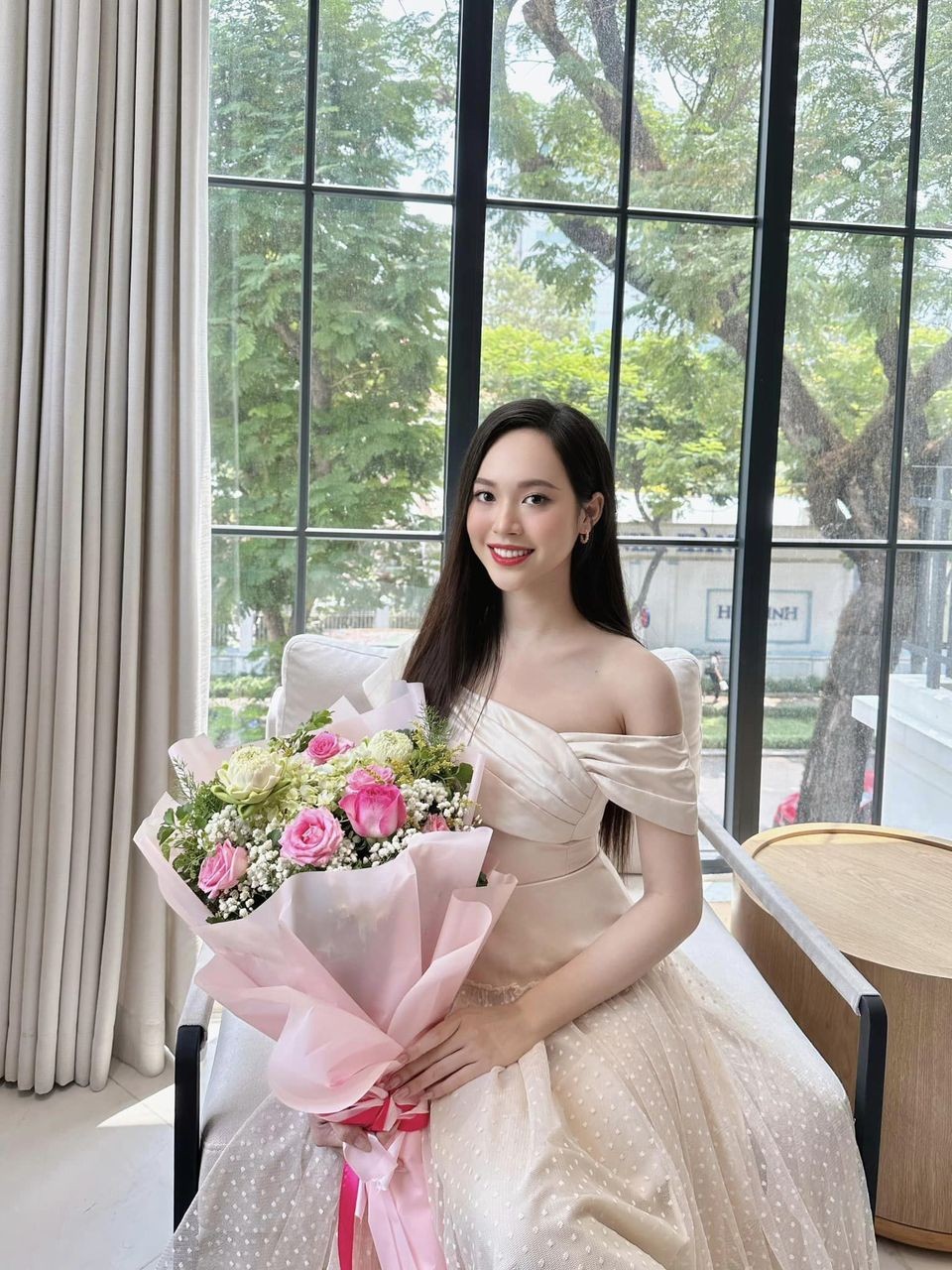 Á hậu Trịnh Thùy Linh