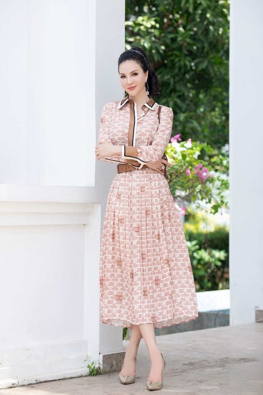 MC Thanh Mai chia sẻ bí quyết mặc đẹp, nổi bật vòng eo nhỏ, thanh lịch và sang trọng