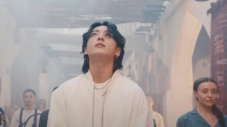 Jungkook BTS lập kỷ lục Guinness thế giới