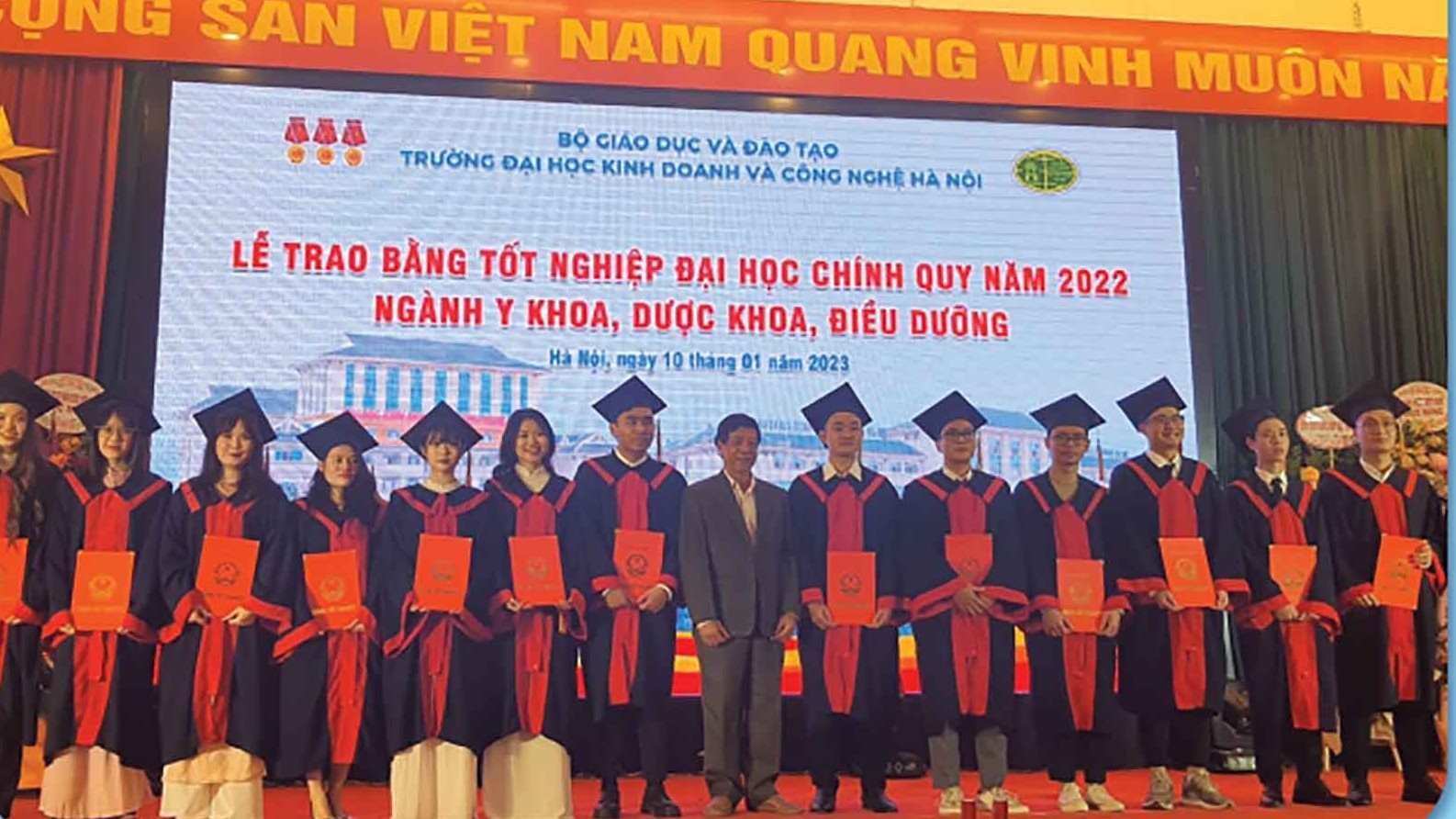 Đại học KD&CN Hà Nội tuyển sinh khối ngành sức khỏe