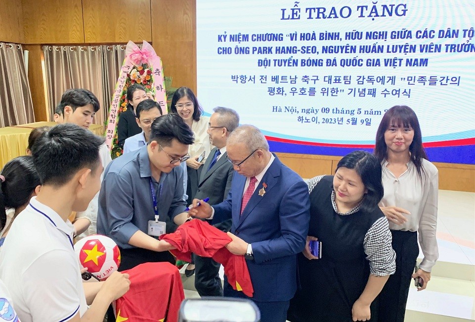 Ông Park Hang-seo: 'Tôi vẫn luôn tìm cách để có thể báo đáp lại tình yêu của người dân Việt Nam'