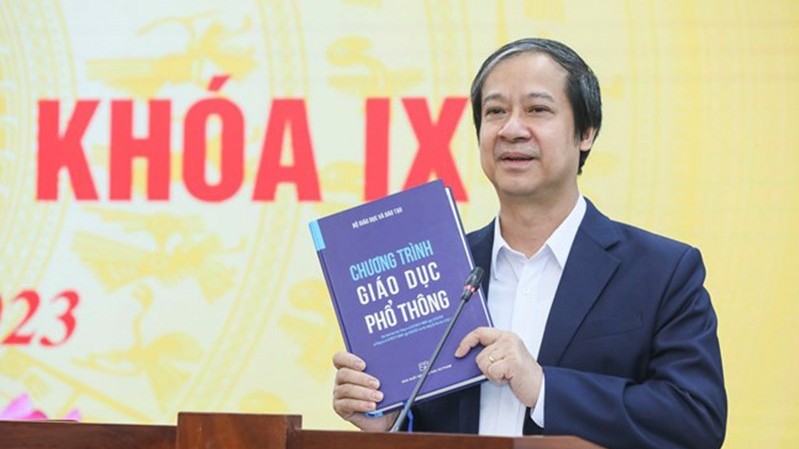 Quay lại một bộ sách giáo khoa sẽ đi ngược lại triết lý mở, tự do, tự chủ sáng tạo?