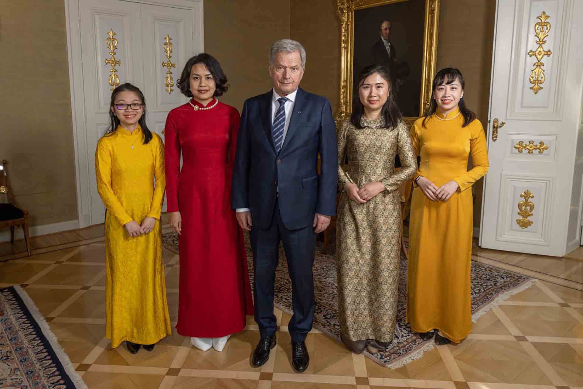 Các đại biểu chụp ảnh lưu niệm. (Nguồn: Văn phòng Tổng thống Phần Lan)