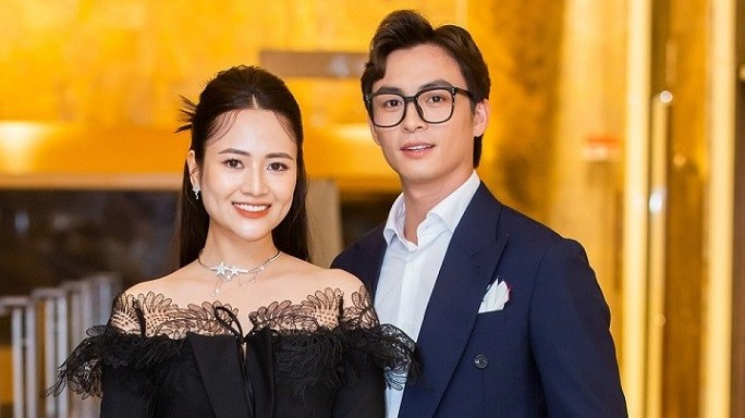 Diễn viên Việt Hoa và dàn diễn viên truyền hình rạng rỡ họp báo giới thiệu phim 'Nơi giấc mơ tìm về'