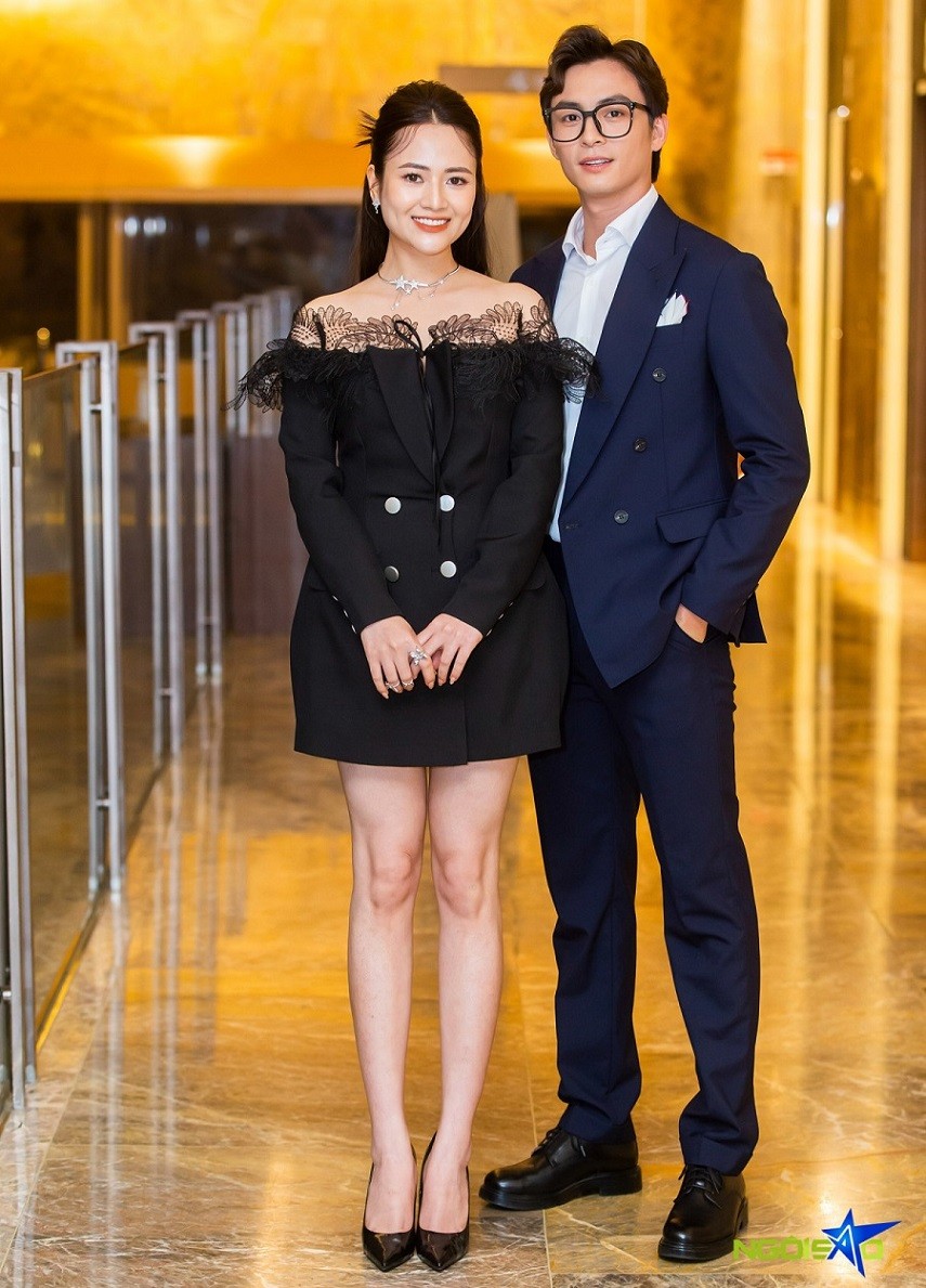 Diễn viên Việt Hoa và dàn diễn viên truyền hình rạng rỡ họp báo giới thiệu phim 'Nơi giấc mơ tìm về'