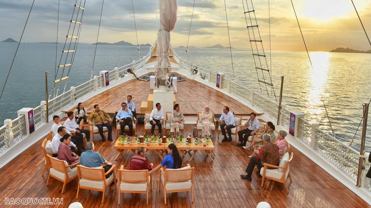 ASEAN 42: Tổng thống Indonesia mời các nhà lãnh đạo ASEAN ngắm hoàng hôn ở Labuan Bajo